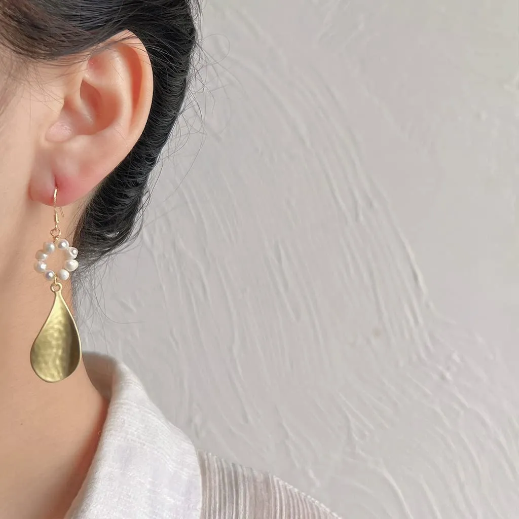 Baroque Pearls Earring Natural Freshwater Pearls Dangle Earrings Gold Pearl Drop Earrings Jewelry S925 with 14K Gold Plated Modern Wedding Eardrop Valentine Birthday Gift for Her