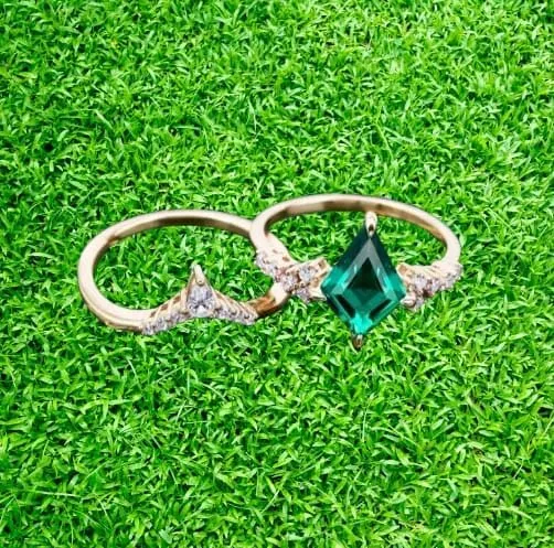 Elegant 925 Silver Gemstone Ring Set Kite Shape Lab Created Emerald Ring Set