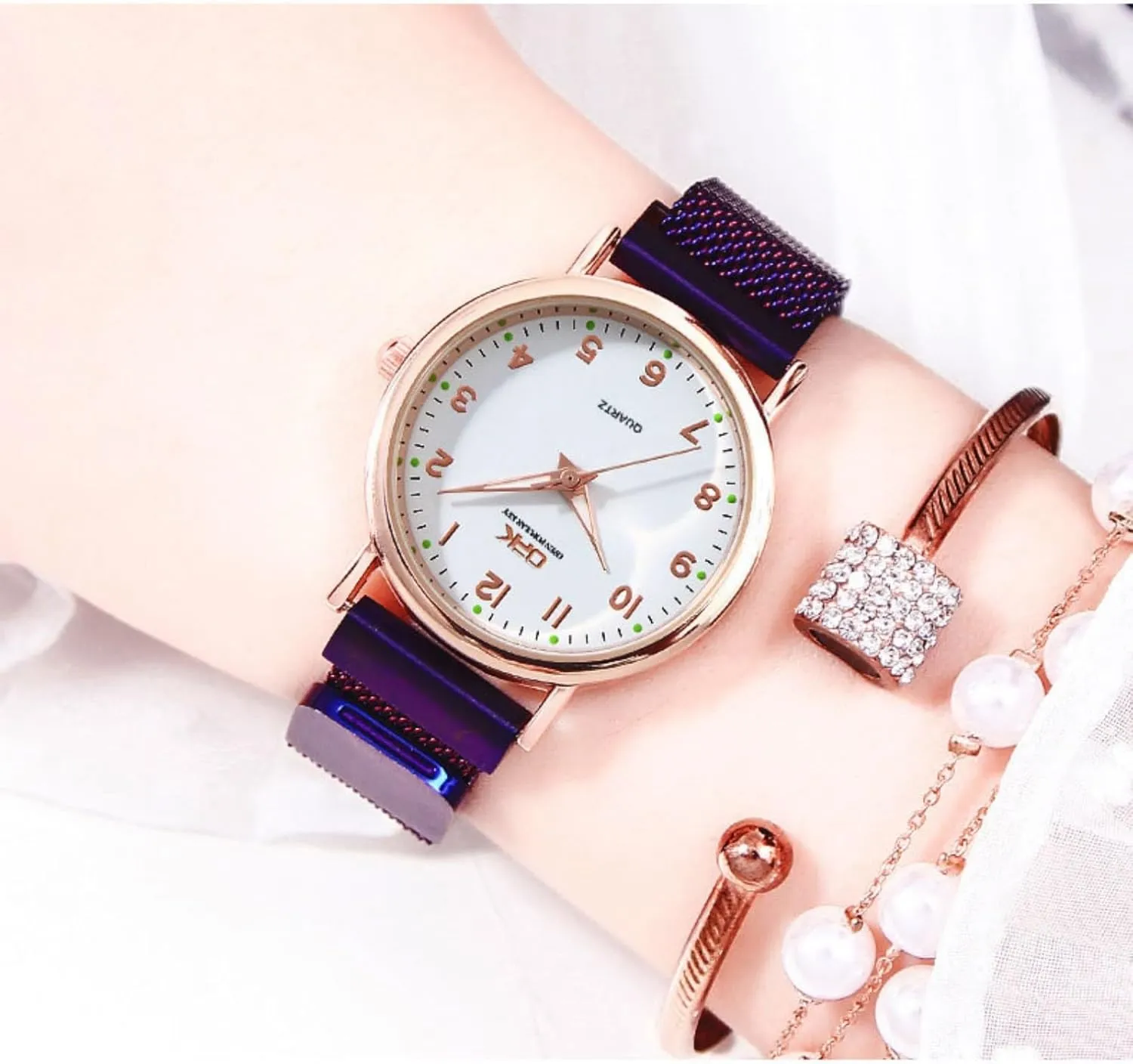 Fashionable Casual Quartz Watches for Women - Stylish Ladies Wristwatch with Stainless Steel Band, Simple Dial Design, Water Resistant, Comfortable Everyday Wear