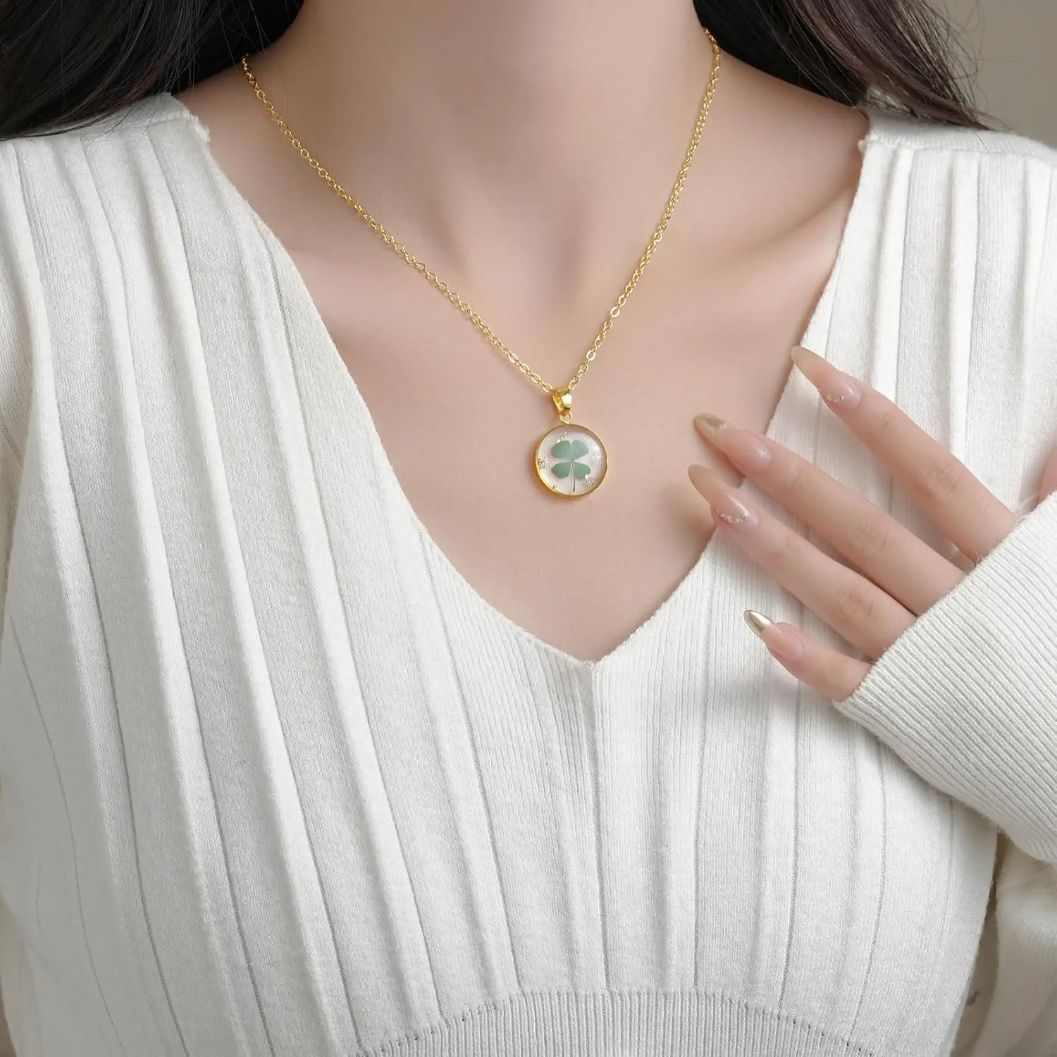 Four Leaf Clover Pressed Flower Necklaces for Women,Unique Handmade Design Pendant Necklace,Thoughtful Gift for Christmas /18" (Gold)