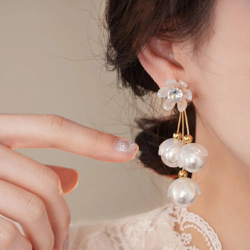 Gold Pearl Stud Earrings for Women Cute Small Smiley Face/Flower/Baroque Pearl Earring Dainty Fashion Jewelry Gift