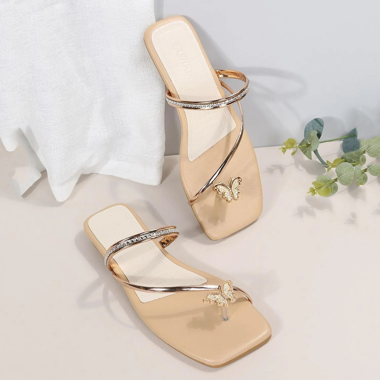 Hbeylia Women Wedding Flat Sandals,Ladies Fashion Summer Bohemian Jewelry Rhinestones Pearl Toe Ring Slip On Slippers Dressy Summer Beach Casual Thong Slides