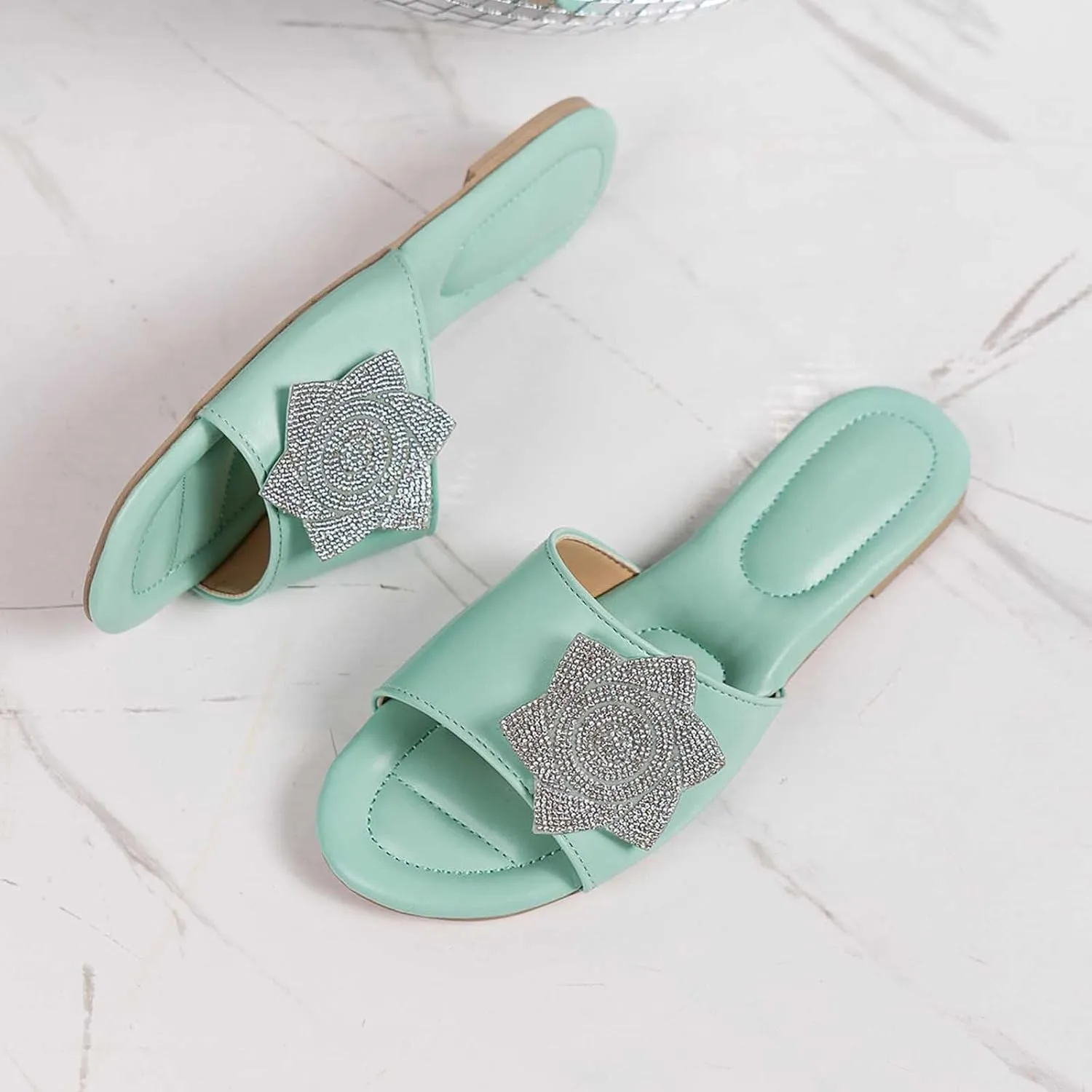 Trendy Shoes for Women 2025 Non-Slip Quick Drying Shower Slides Bathroom Sandal Ultra Thin Lightweight Slippers