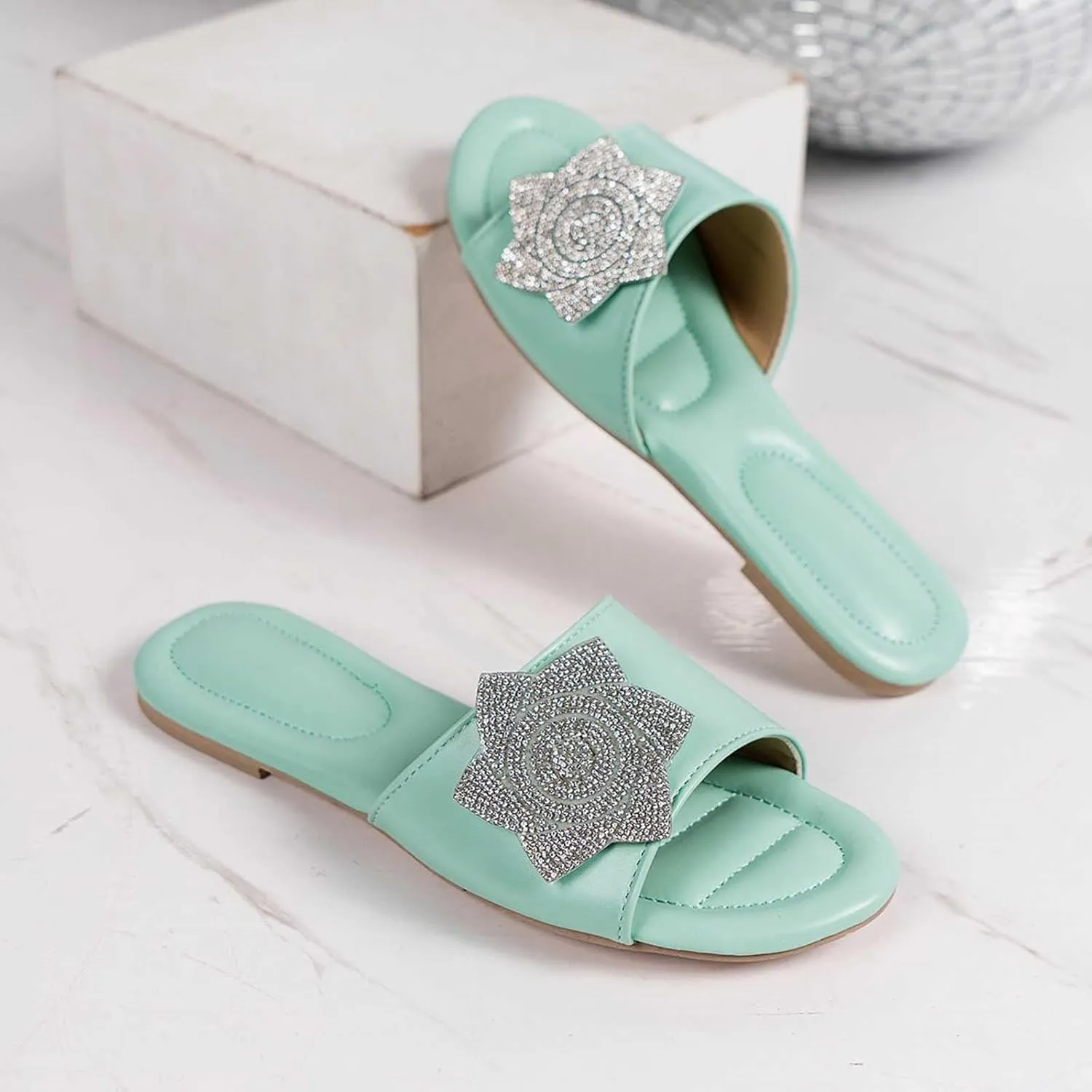 Trendy Shoes for Women 2025 Non-Slip Quick Drying Shower Slides Bathroom Sandal Ultra Thin Lightweight Slippers